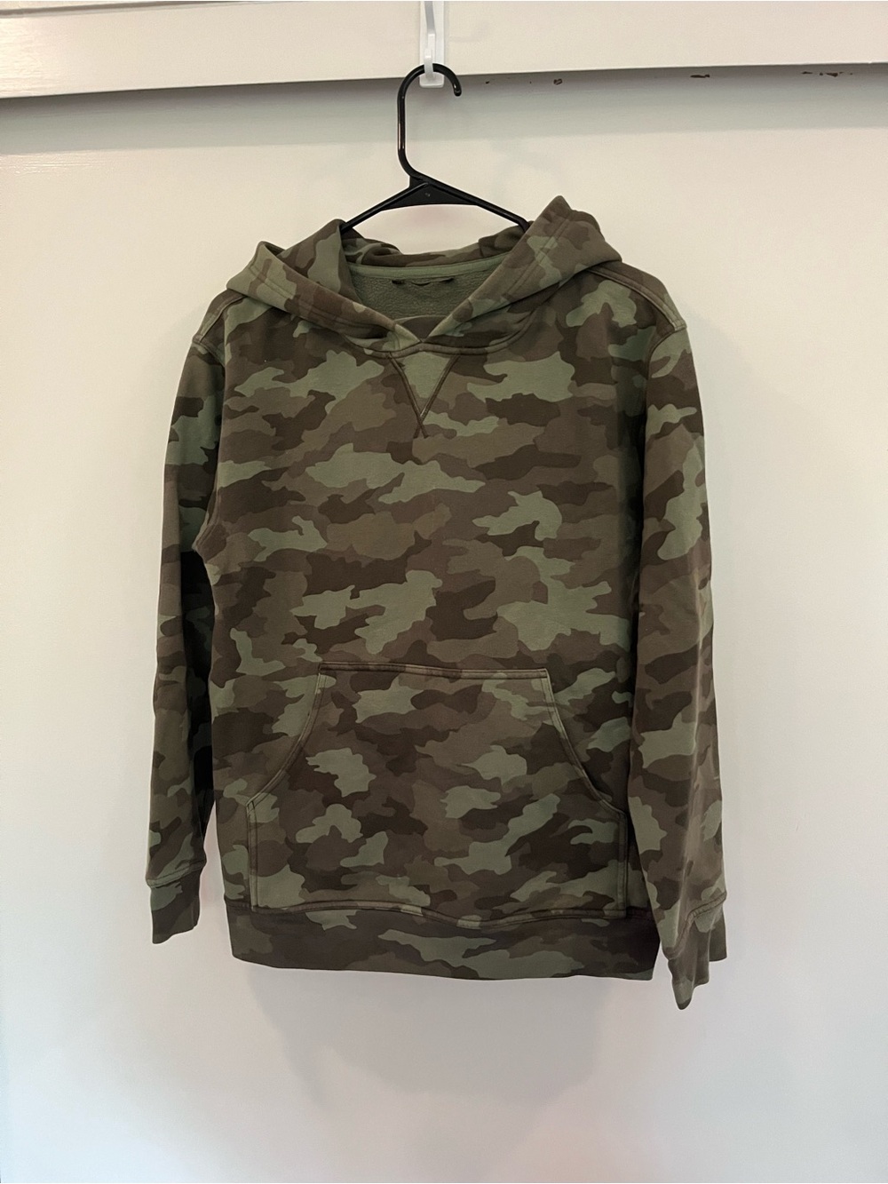 lululemon athletica Camouflage Pullover Hoodie in Olive & Brown